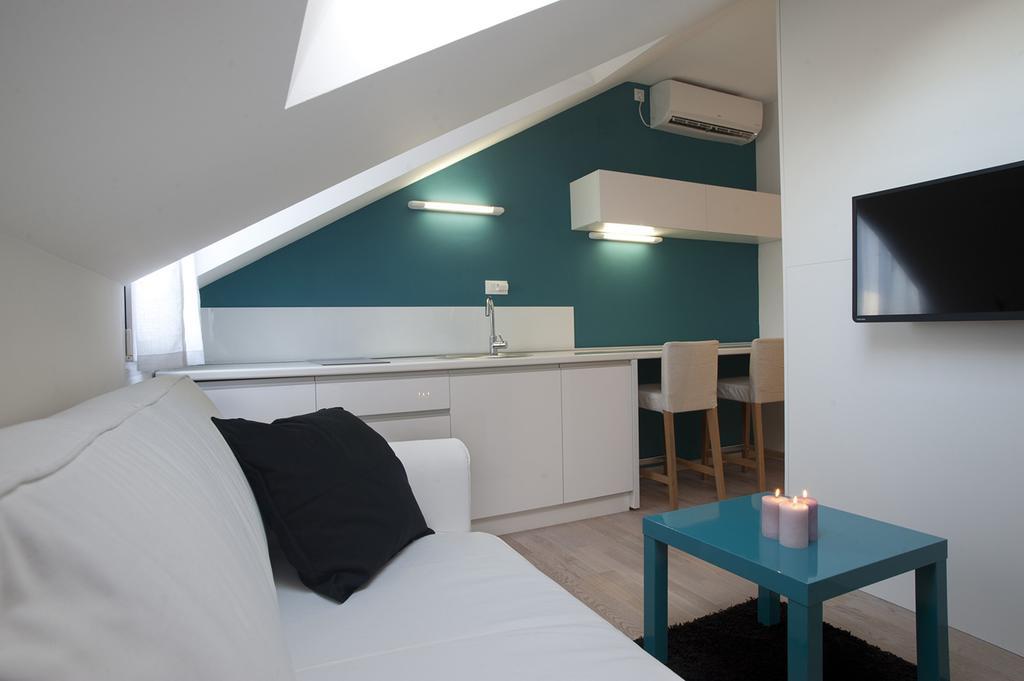 Attic Apartments Split Room photo